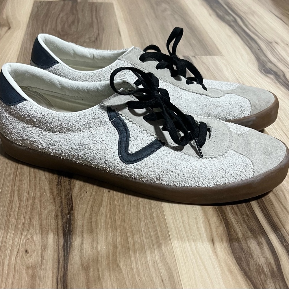 Vans Sport Low Suede Men’s Classic Cream Skate Sneakers